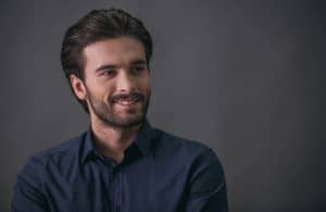 How does a Leo man behave when in love