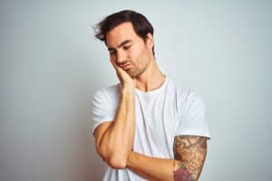 6 . He Isn't Sexually Interested in You